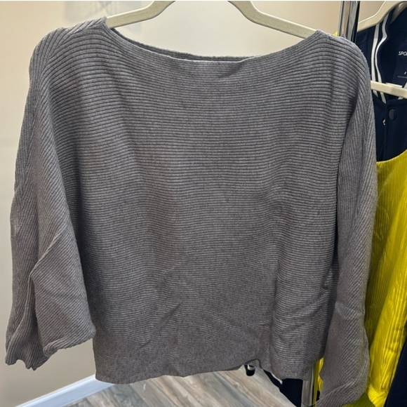 Zara Gray Sweater with Relaxed Fit and Soft Fabric, ZnlSz L, NWOT - Picture 1 of 4